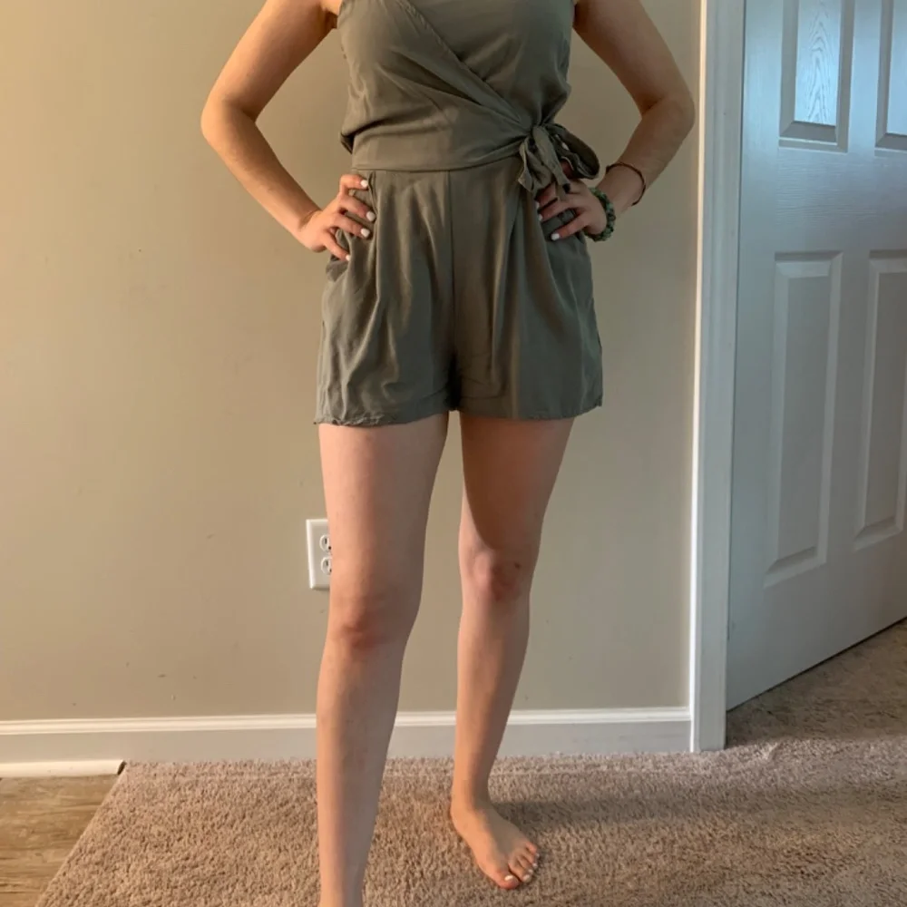 Romper - Picture 2 of 3